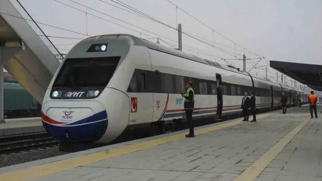 Edirne’de Hızlı Tren Hattının İlk Seferi Gerçekleşti