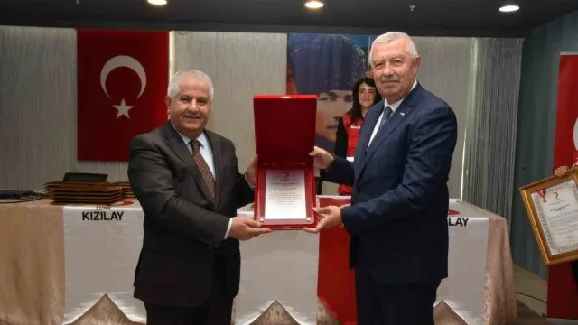 Balıkesir’de Kan Bağışına Destek Veren Okullar Ödüllendirildi