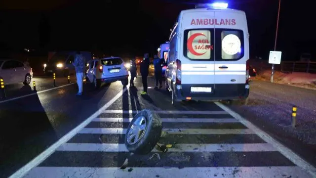 Nevşehir-Ürgüp Yolunda İki Otomobil Çarpıştı: 5 Yaralı