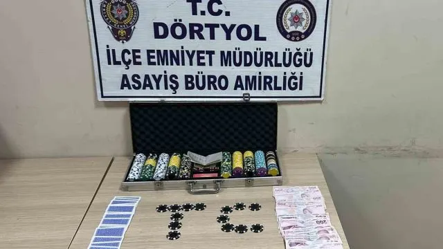 Dörtyol’da Kumar Denetiminde 6 Kişiye 69 Bin 624 Lira Ceza Dörtyol’da Kumar Denetiminde 6 Kişiye 69 Bin 624 Lira Ceza
