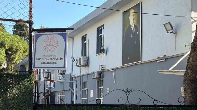 İzmir Bornova'da Kadın Velilere Sözlü Taciz İddiası: Öğretmen Açığa Alındı