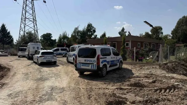 Yüreğir’de İnşaat Ofisine Silahlı Saldırı: Duvarlara 11 Kurşun İsabet Etti