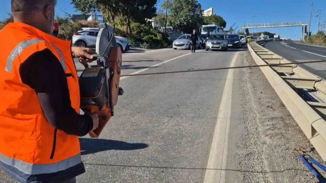 Tekirdağ Süleymanpaşa'da Enerji Hatları İçin Yol Kapatıldı Tekirdağ Süleymanpaşa'da Enerji Hatları İçin Yol Kapatıldı