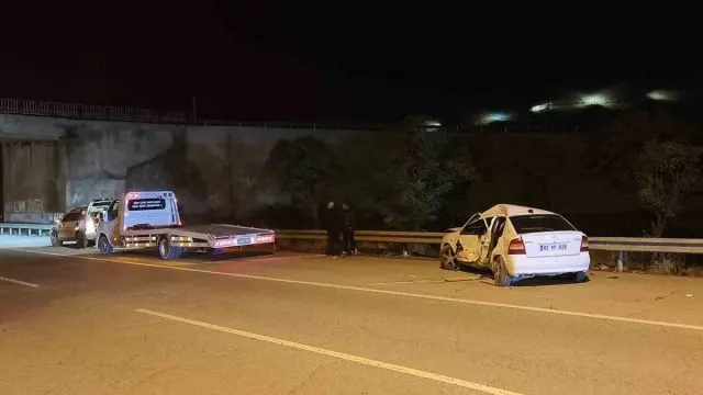 Muş’ta Tırla Çarpışan Otomobildeki 2 Yaralı Kurtarıldı