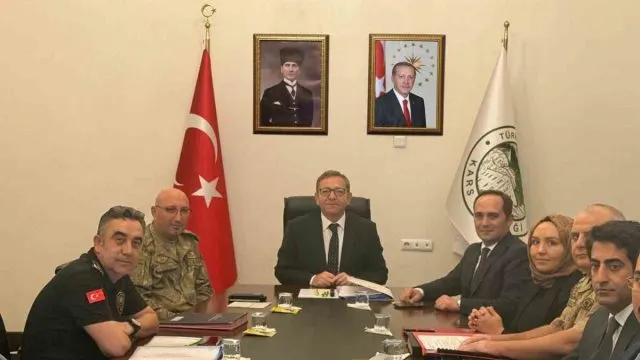 Kars’ta Güvenlik Toplantısında Okul Ve Sınır Tedbirleri Görüşüldü Kars’ta Güvenlik Toplantısında Okul Ve Sınır Tedbirleri Görüşüldü