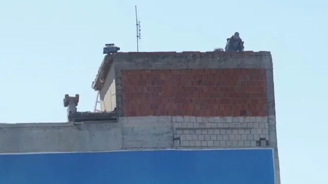 İzmir'de 10 Katlı Binanın Çatısında İş Güvenliği İhlali
