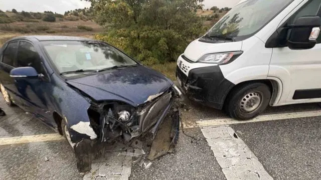 Tosya’da Yağış Kazaları Peş Peşe Geldi: Yaralanan Olmadı