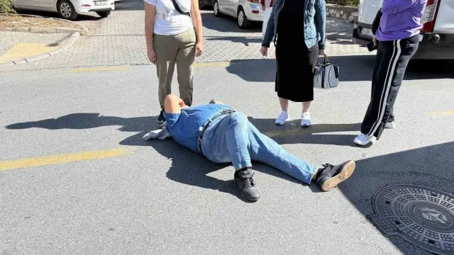 Menteşe’de Geri Manevra Kazası: Yaşlı Vatandaş Yaralandı Menteşe’de Geri Manevra Kazası: Yaşlı Vatandaş Yaralandı