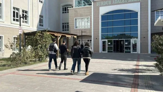 Burdur Terminalinde 3 Bin 97 Kullanımlık Sentetik Kannabinoid Ele Geçirildi