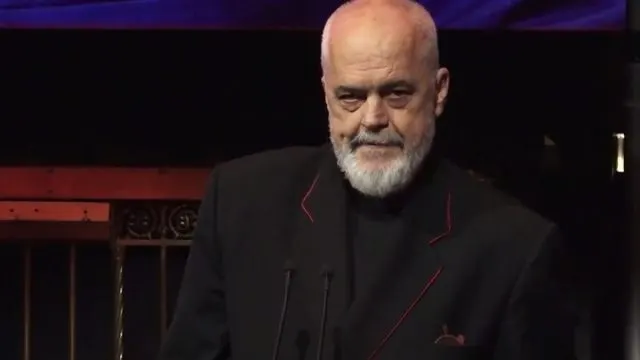 Edi Rama'ya New York'ta Yumurtalı Protesto
