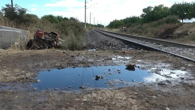 Malatya Yeşilyurt'ta Yük Treni Traktöre Çarptı Malatya Yeşilyurt'ta Yük Treni Traktöre Çarptı