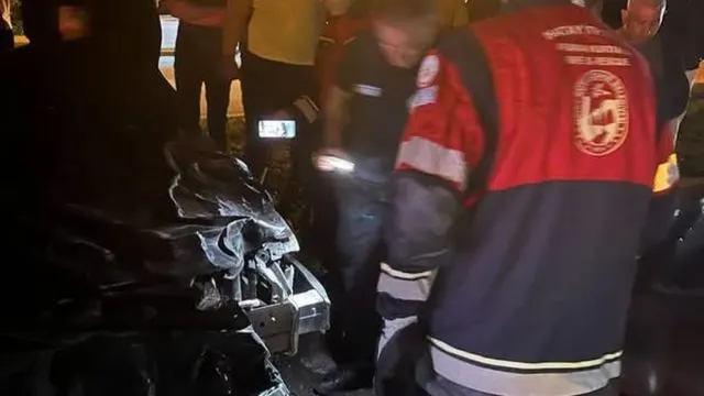 Samandağ'da Otomobil Angusa Çarptı, Sürücü Yaralandı