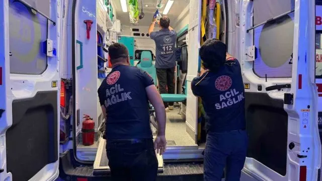 Tabanca Temizliği Sırasında Yaralanan 47 Yaşındaki Adam Hastaneye Kaldırıldı Tabanca Temizliği Sırasında Yaralanan 47 Yaşındaki Adam Hastaneye Kaldırıldı