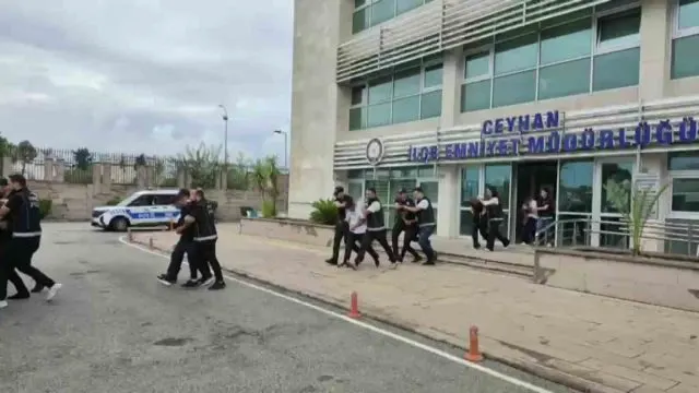 Ceyhan Merkezli Operasyonda 12 Şüpheli Tutuklandı Ceyhan Merkezli Operasyonda 12 Şüpheli Tutuklandı