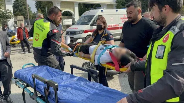 Canik'te Otomobille Çarpışan Motosikletin 17 Yaşındaki Sürücüsü Yaralandı