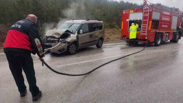 Mudurnu’da Ticari Araç Ve Tır Çarpıştı: 1 Yaralı