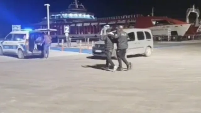 Gelibolu’da Romanya Plakalı Tır’ın Dorsesinde 5 Kaçak Göçmen Yakalandı