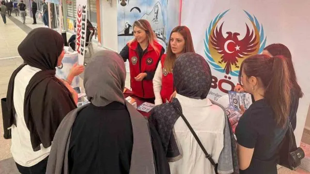 Erzincan'da Üniversite Öğrencilerine Terör Propagandası Bilgilendirmesi