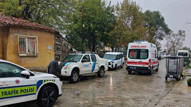 Tekirdağ Malkara'da Teski Aracıyla Çarpışan Motosiklet Sürücüsü Yaralandı Tekirdağ Malkara'da Teski Aracıyla Çarpışan Motosiklet Sürücüsü Yaralandı