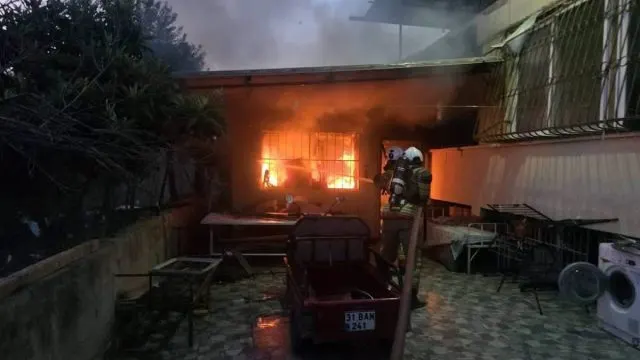 Antakya’da Ev Yangını Kısa Sürede Söndürüldü Antakya’da Ev Yangını Kısa Sürede Söndürüldü