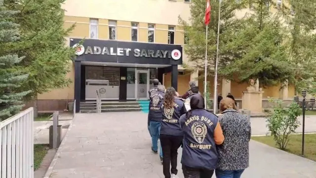 Bayburt'ta Kuyumcu Dolandırıcılığına İlişkin 4 Şüpheli Gaziantep'te Yakalandı