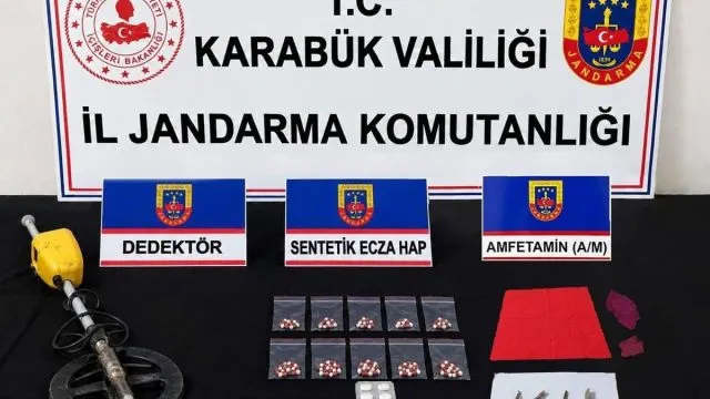 Karabük’te Jandarmadan 5 Ayrı Faaliyet: 100 Sentetik Hap Ele Geçirildi