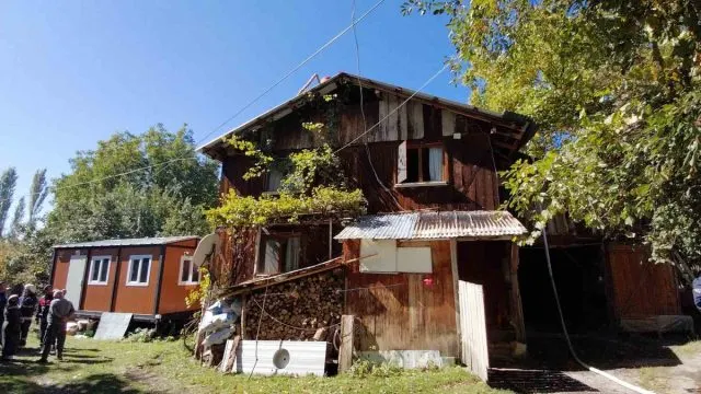 Bolu Mudurnu’da Ahşap Evdeki Baca Yangını Büyümeden Söndürüldü
