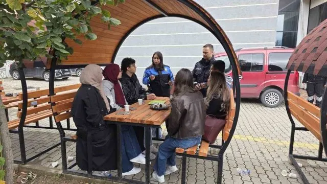 Bozüyük'te Üniversite Öğrencilerine Dolandırıcılık Uyarısı Bozüyük'te Üniversite Öğrencilerine Dolandırıcılık Uyarısı