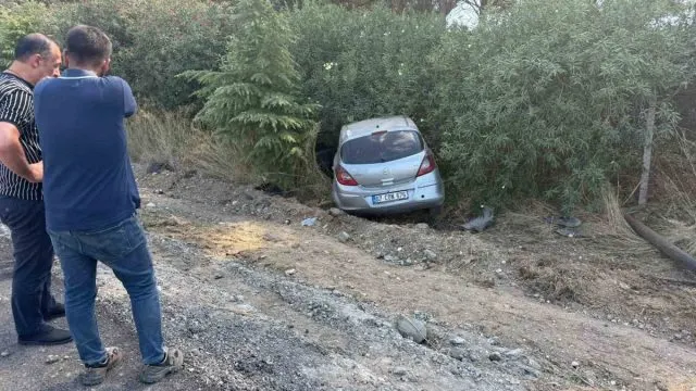 Antalya Serik'te Otomobil Şarampole Savruldu: Sürücü Yaralandı