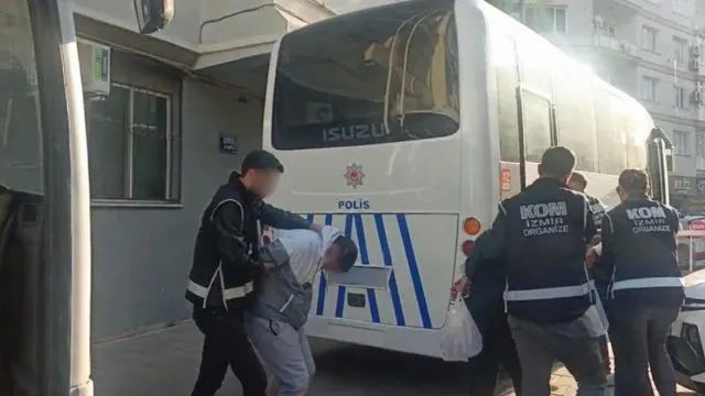 Konak'ta Kundaklama Operasyonu: 4 Şüpheli Tutuklandı Konak'ta Kundaklama Operasyonu: 4 Şüpheli Tutuklandı