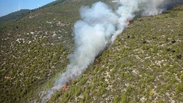 Bodrum Mazı’da Orman Yangınına Havadan Ve Karadan Müdahale Bodrum Mazı’da Orman Yangınına Havadan Ve Karadan Müdahale