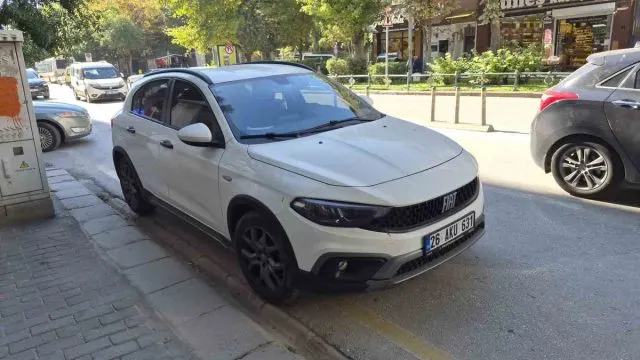 Eskişehir'de Karşıdan Karşıya Geçmeye Çalışan Yaşlı Adam Yaralandı