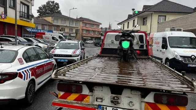 Düzce'de 207 Kilometre Hıza Ulaşan Sürücüye Jandarma İşlemi