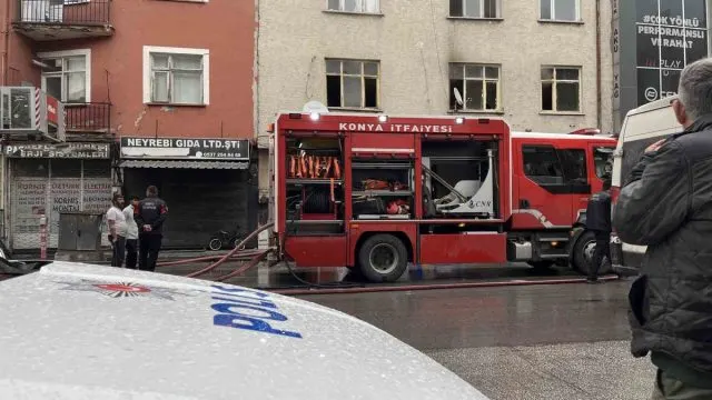 Konya Karatay'da Birinci Kattaki Yangın Söndürüldü Konya Karatay'da Birinci Kattaki Yangın Söndürüldü