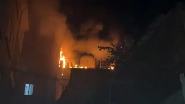 Bursa Mudanya'da Balkondaki Yangın Eve Sıçramadan Söndürüldü Bursa Mudanya'da Balkondaki Yangın Eve Sıçramadan Söndürüldü