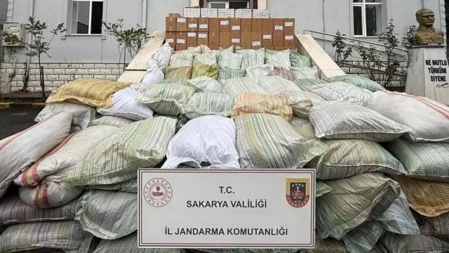 Sakarya Serdivan'da Jandarma Operasyonunda 4 Ton Kaçak Tütün Ele Geçirildi