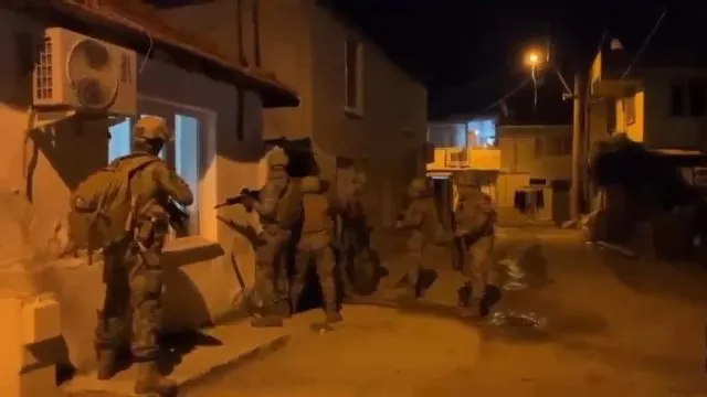 Edremit Körfezi'nde 37 Adrese Operasyon: 20 Şüpheli Gözaltında