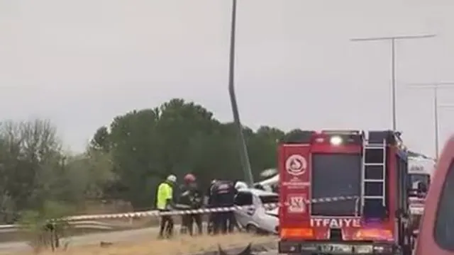 Denizli Sarayköy’de Tofaş Direğe Çarptı: Sürücü Hayatını Kaybetti