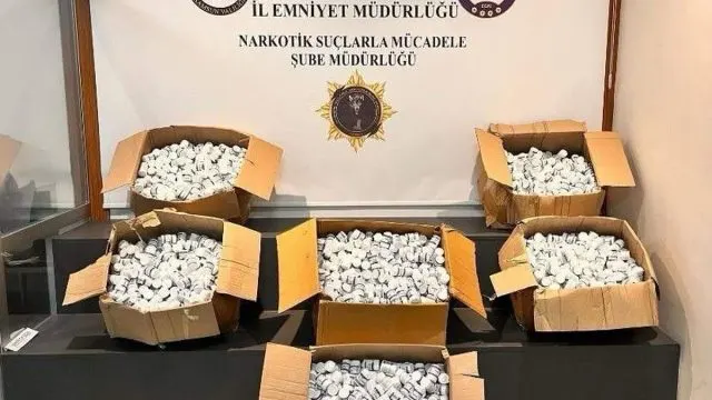 Canik’te Bir Evden 273 Bin 300 Uyuşturucu Hap Çıktı Canik’te Bir Evden 273 Bin 300 Uyuşturucu Hap Çıktı