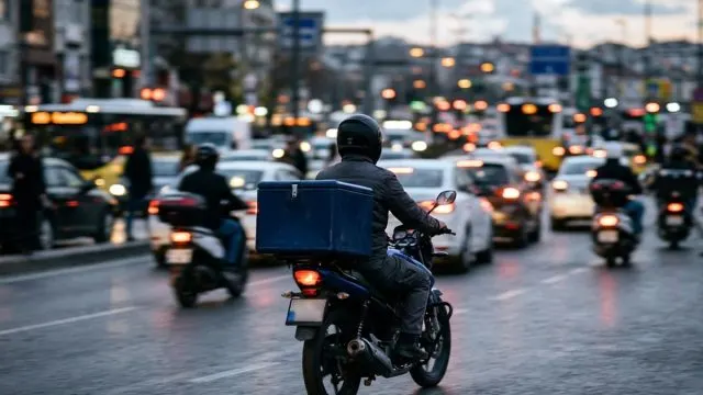 İstanbul Valisi Gül'den Motosikletlilere Trafik İzni