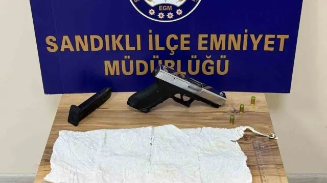 Sandıklı’da Uyuşturucu Operasyonunda İki Şüpheli Tutuklandı Sandıklı’da Uyuşturucu Operasyonunda İki Şüpheli Tutuklandı
