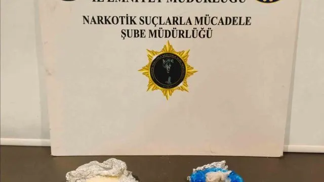 Samsun’da Narkotik Operasyonlarında Uyuşturucu Ve Para Ele Geçirildi Samsun’da Narkotik Operasyonlarında Uyuşturucu Ve Para Ele Geçirildi