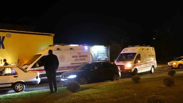 Nevşehir'de Ambulansın Geçişi Sırasında Otomobille Kaza Nevşehir'de Ambulansın Geçişi Sırasında Otomobille Kaza