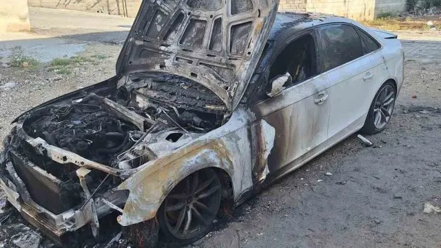 Birecik'te Park Halindeki Audi'ye Önce Ateş Açıldı, Sonra Kundaklandı Birecik'te Park Halindeki Audi'ye Önce Ateş Açıldı, Sonra Kundaklandı