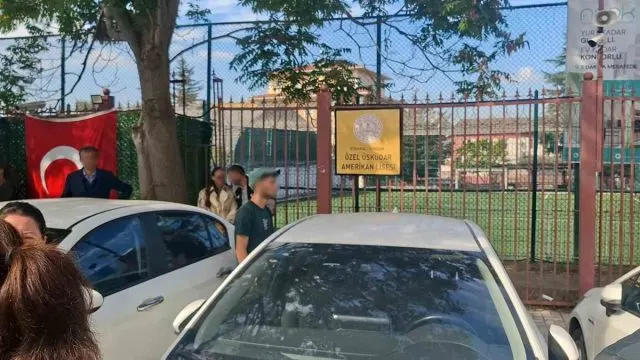 Üsküdar Amerikan Lisesi'nde Trafo Yangını Çıktı, Muhabire Müdahale Edildi