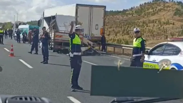 Sivrihisar’da Tırın Çarptığı Kamyonette Bir Kişi Öldü