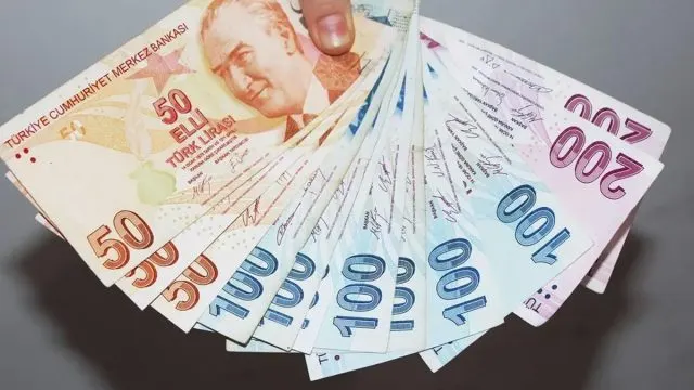 Benzin Fiyatlarında 4,30 Liralık İndirim Beklentisi