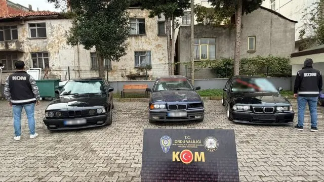 Ünye'de Sahte Şasi Numaralı 6 Araca El Konuldu Ünye'de Sahte Şasi Numaralı 6 Araca El Konuldu
