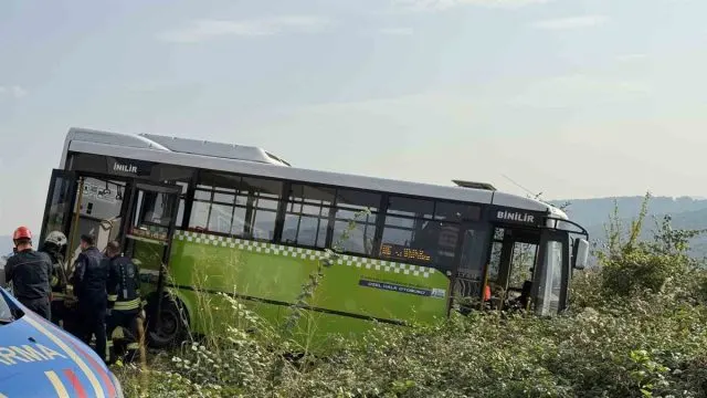 İzmit’te Halk Otobüsü Şoförü Aracının Altında Hayatını Kaybetti İzmit’te Halk Otobüsü Şoförü Aracının Altında Hayatını Kaybetti