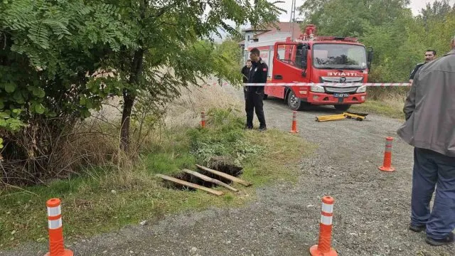 Yağış Sonrası Kovancılar’da 15 Metrelik Çukur Oluştu Yağış Sonrası Kovancılar’da 15 Metrelik Çukur Oluştu